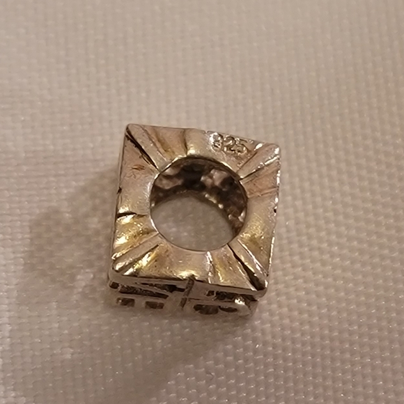 925 Sterling Silver "L❤️VE" cube charm. Fits Pandora Type Bracelets - Picture 2 of 4